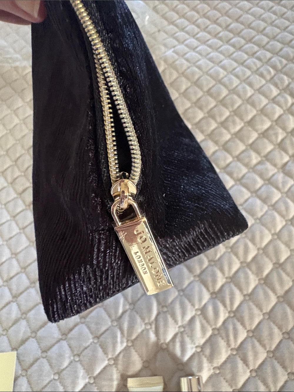 Jo Malone 2 Black Travel Pouches with Cream - Picture 5 of 10